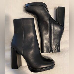 Steve Madden. Zip up boots.